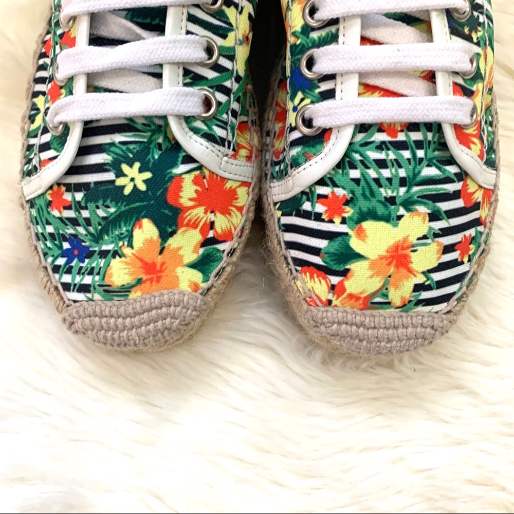 ASOS Tropical Espadrilles - Picture 3 of 9